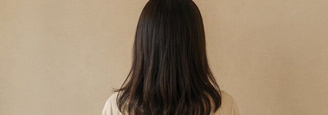 施術前の髪（後ろ姿）